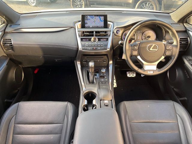 TOYOTA LEXUS NX300H AWD 2015 Image 31