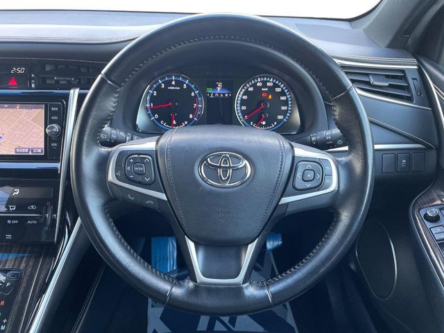 TOYOTA HARRIER 2WD 2017 Image 31