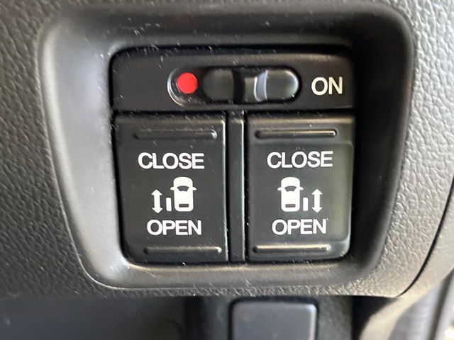 HONDA N BOX CUSTOM 2017 Image 31