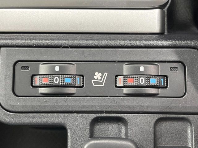 TOYOTA LANDCRUISER PRADO 2023 Image 31