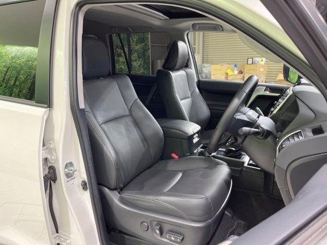 TOYOTA LANDCRUISER PRADO 2023 Image 31