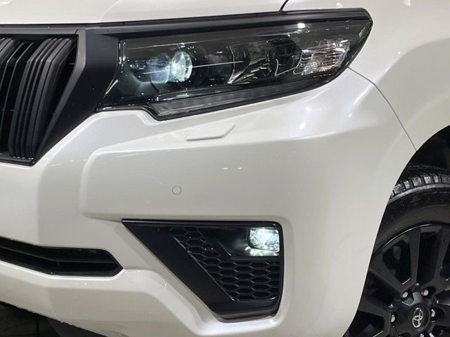 TOYOTA LANDCRUISER PRADO 2023 Image 31