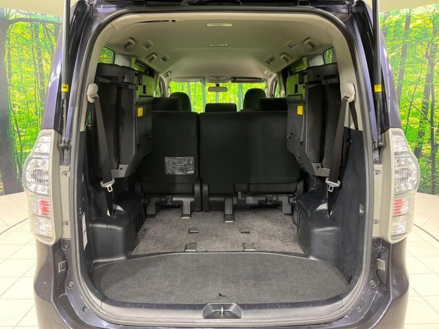 TOYOTA VOXY 2013 Image 31