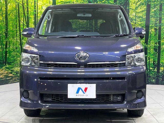 TOYOTA VOXY 2013 Image 31