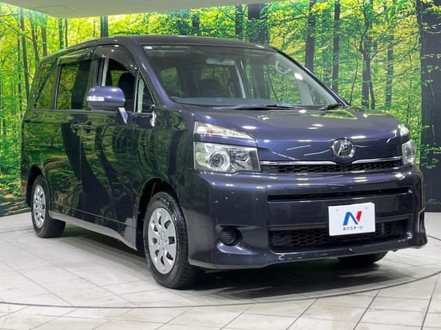 TOYOTA VOXY 2013 Image 31