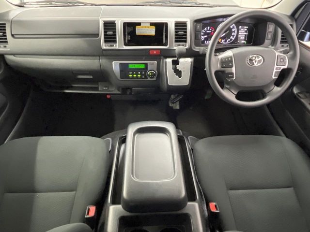 TOYOTA HIACE VAN 2WD 2025 Image 31