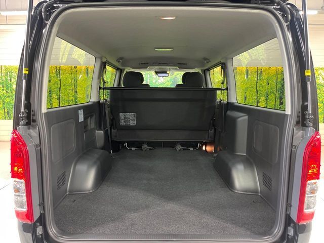 TOYOTA HIACE VAN 2WD 2025 Image 31