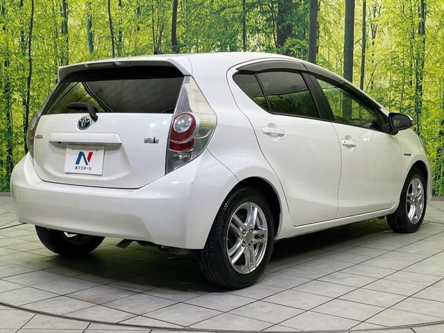 TOYOTA AQUA 2013 Image 31