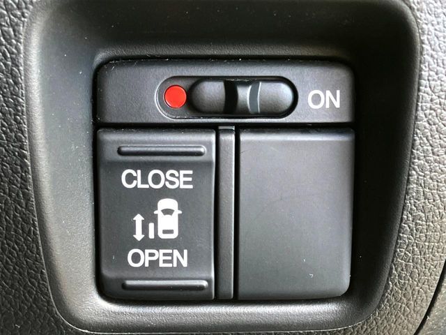 HONDA N BOX CUSTOM 2017 Image 31