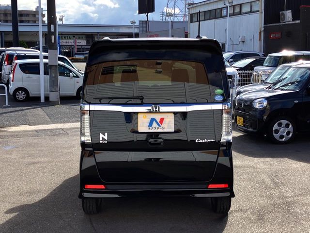 HONDA N BOX CUSTOM 2017 Image 31