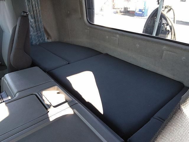 MITSUBISHI FUSOU SUPER GREAT 2017 Image 31