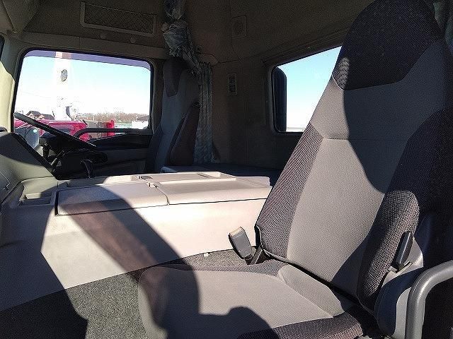 MITSUBISHI FUSOU SUPER GREAT 2017 Image 31