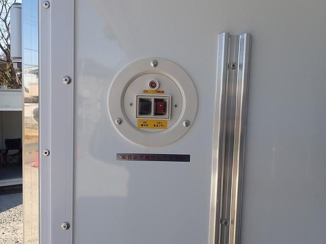 MITSUBISHI CANTER 2025 Image 31