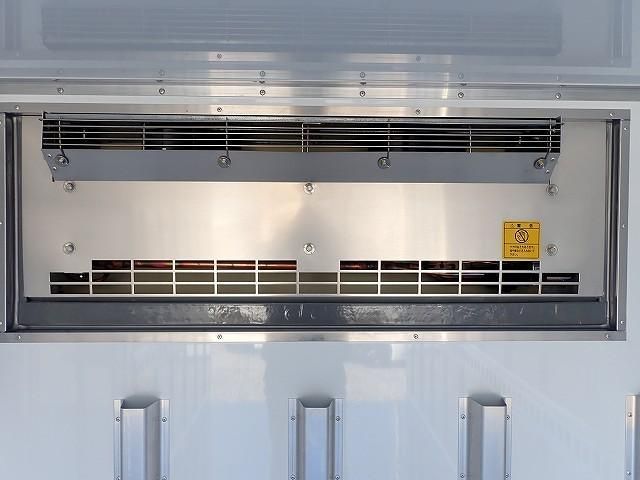 MITSUBISHI CANTER 2025 Image 31