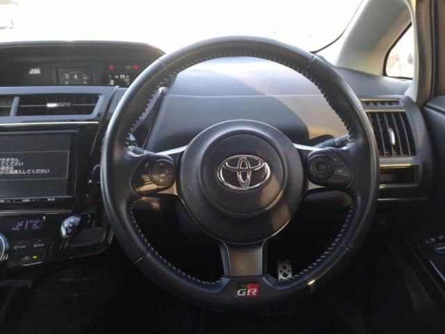 TOYOTA PRIUS ALPHA 2018 Image 31
