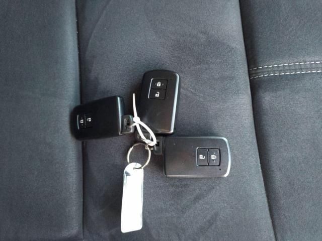 TOYOTA PRIUS ALPHA 2018 Image 31