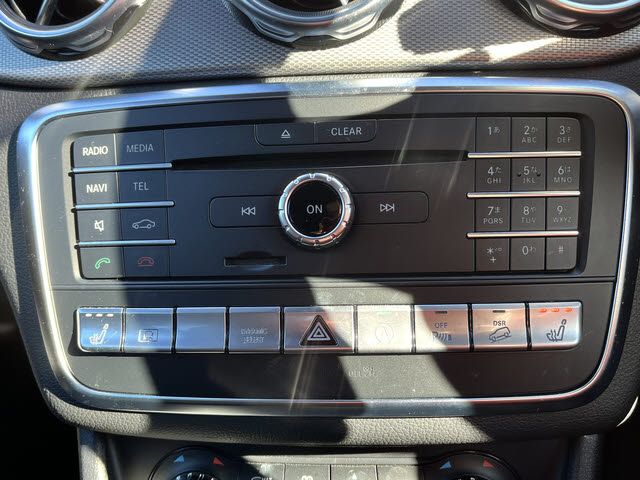 MERCEDES BENZ GLA CL 2018 Image 31