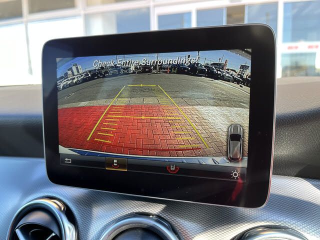 MERCEDES BENZ GLA CL 2018 Image 31