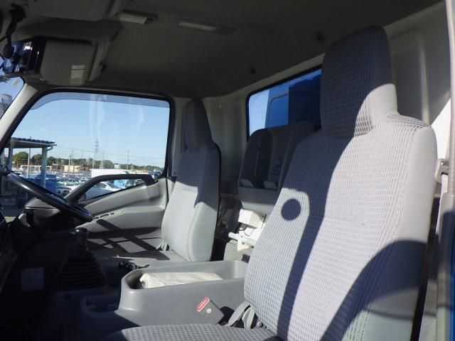 HINO DUTRO 2017 Image 31