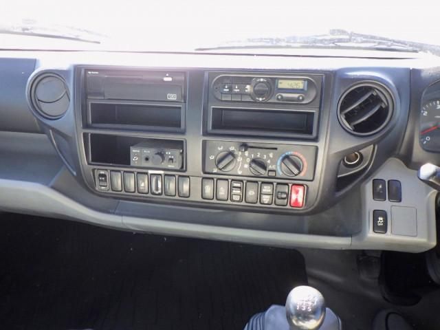 HINO DUTRO 2017 Image 31