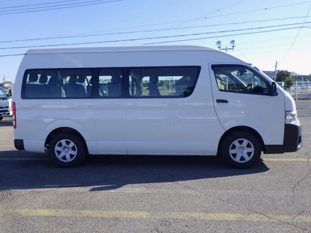 TOYOTA HIACE COMMUTER 2018 Image 31