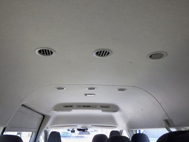 TOYOTA HIACE COMMUTER 2018 Image 31