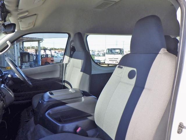 TOYOTA HIACE COMMUTER 2018 Image 31