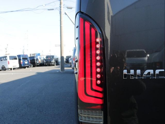 TOYOTA HIACE VAN 4WD 2019 Image 31