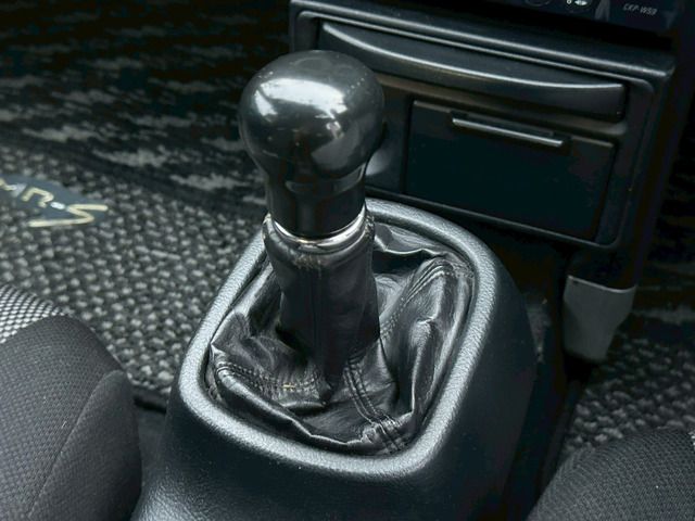 TOYOTA MR-S 2000 Image 31