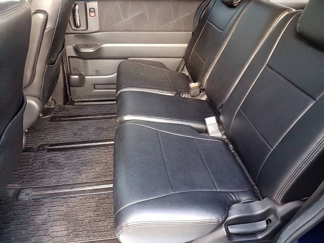 HONDA STEPWAGON SPADA 2010 Image 31