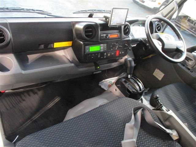 TOYOTA DYNA 2020 Image 31