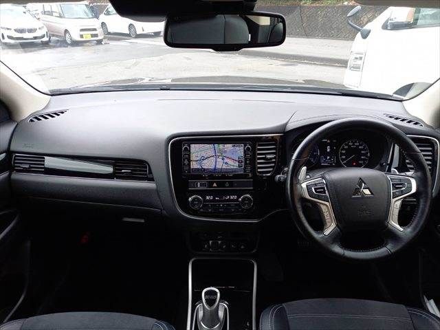 MITSUBISHI OUTLANDER PHEV 2018 Image 31