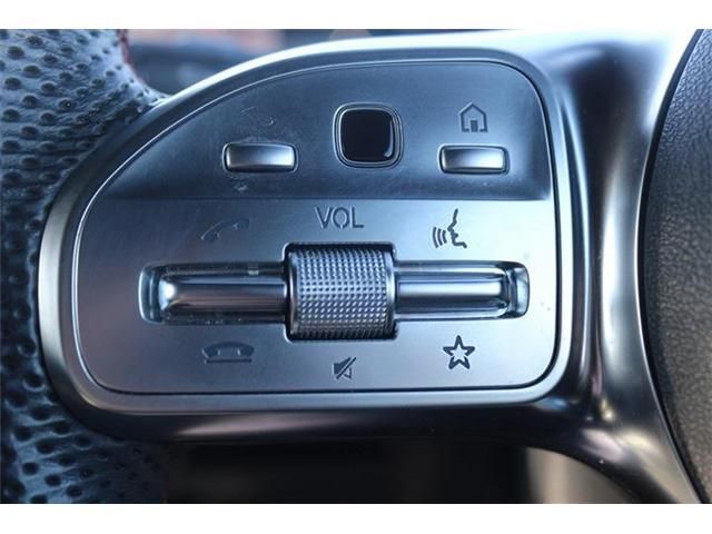 MERCEDES BENZ CLA SH 2019 Image 31