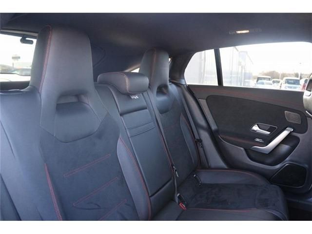 MERCEDES BENZ CLA SH 2019 Image 31