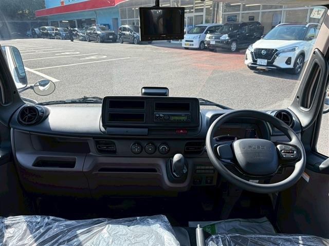 MITSUBISHI  2025 Image 31