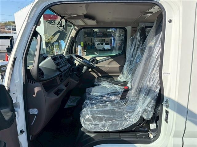 MITSUBISHI  2025 Image 31