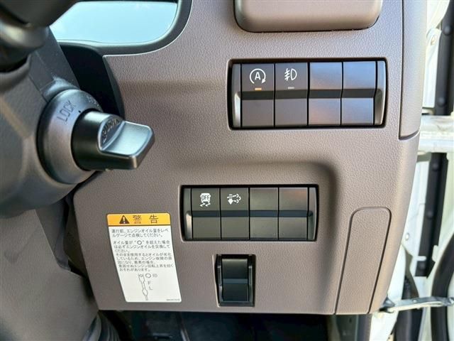 MITSUBISHI  2025 Image 31