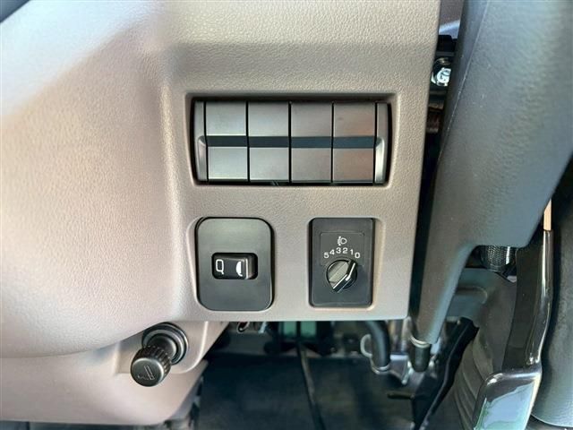 MITSUBISHI  2025 Image 31