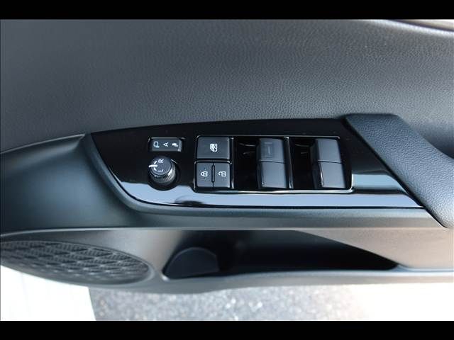 TOYOTA PRIUS 2020 Image 31