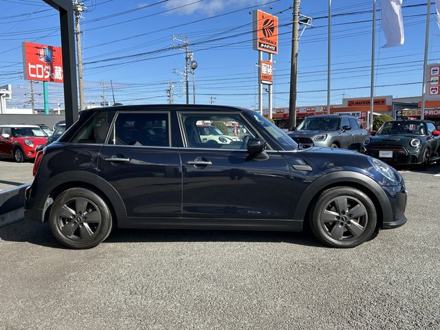 BMW MINI COOPER D 5DOOR 2021 Image 31