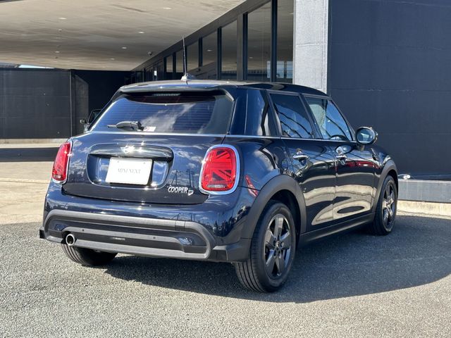 BMW MINI COOPER D 5DOOR 2021 Image 31