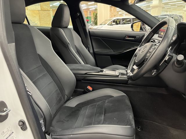 TOYOTA LEXUS IS300 2023 Image 31