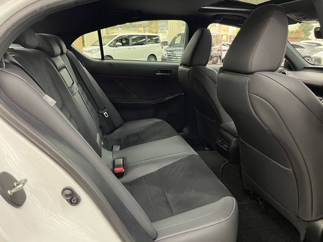 TOYOTA LEXUS IS300 2023 Image 31