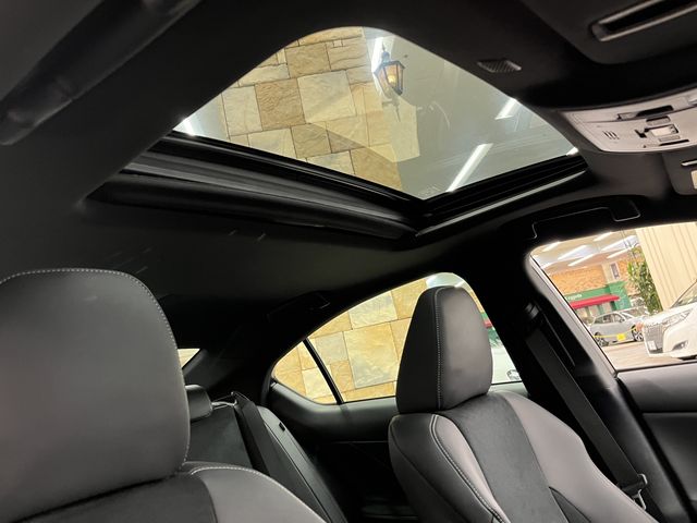 TOYOTA LEXUS IS300 2023 Image 31