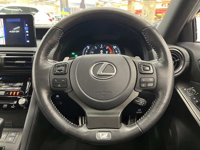 TOYOTA LEXUS IS300 2023 Image 31