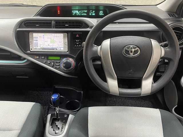 TOYOTA AQUA 2012 Image 31