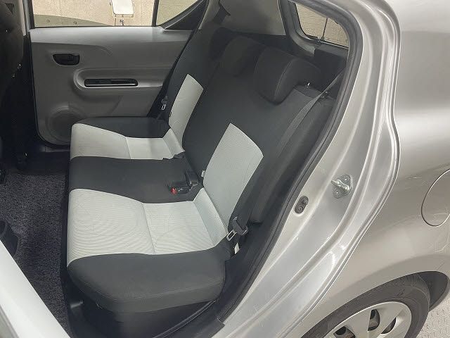 TOYOTA AQUA 2012 Image 31