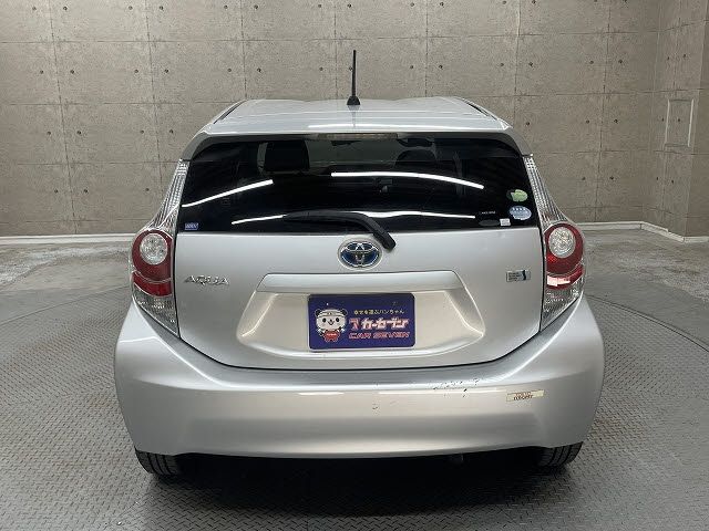 TOYOTA AQUA 2012 Image 31