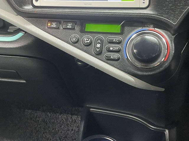 TOYOTA AQUA 2012 Image 31