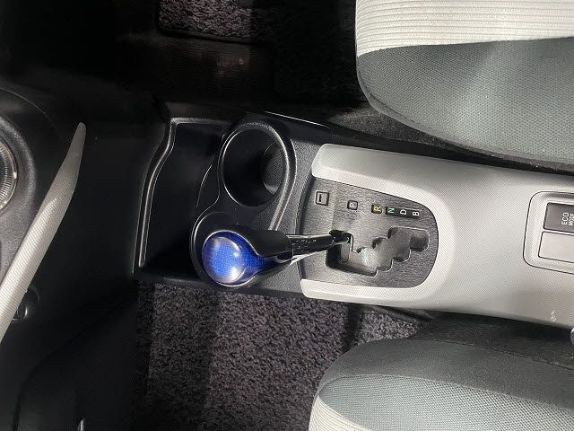 TOYOTA AQUA 2012 Image 31